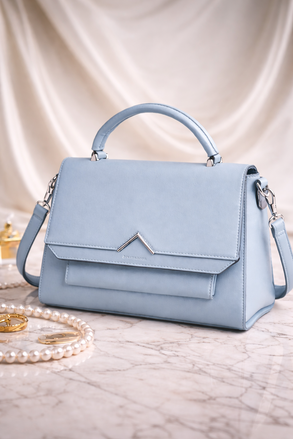 Geantă Structurată Elegantă de Damă, Design Premium cu Clapetă