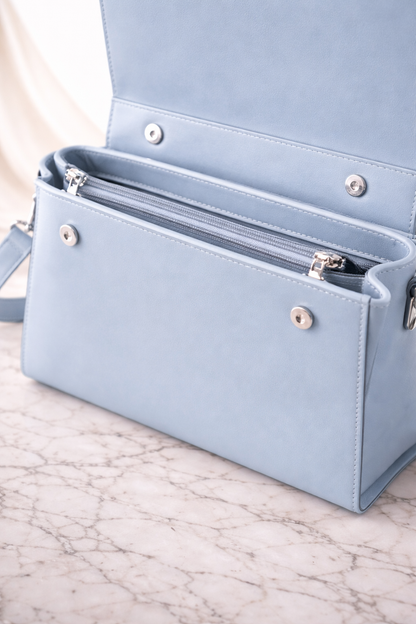 Geantă Structurată Elegantă de Damă, Design Premium cu Clapetă