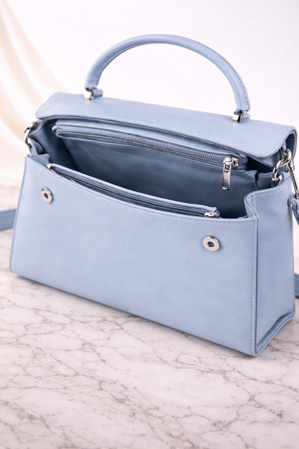 Geantă Structurată Elegantă de Damă, Design Premium cu Clapetă