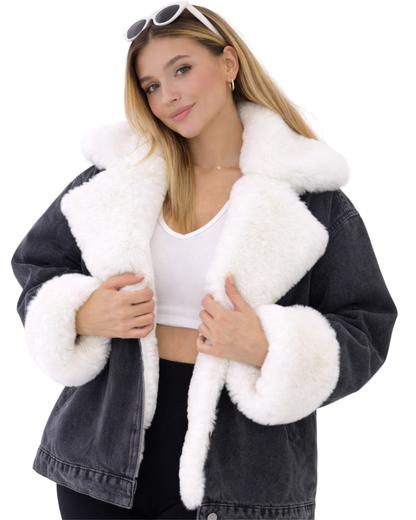 Geaca denim de damă cu blană este alegerea ideală pentru un look modern, confortabil și feminin în sezonul rece. Realizată din denim de calitate, această piesă îmbină perfect stilul urban cu eleganța detaliilor rafinate, fiind potrivită atât pentru ținute casual, cât și pentru apariții statement.